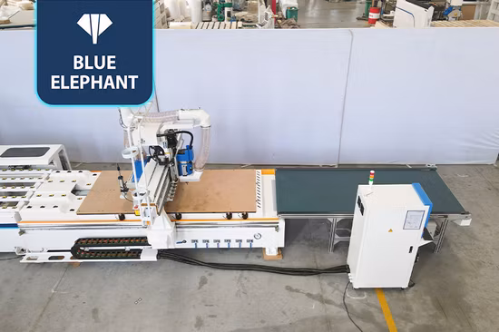 Автоматическая подача и раскладка древесины Фрезерный станок с ЧПУ для изготовления мебели с автоматической маркировкой